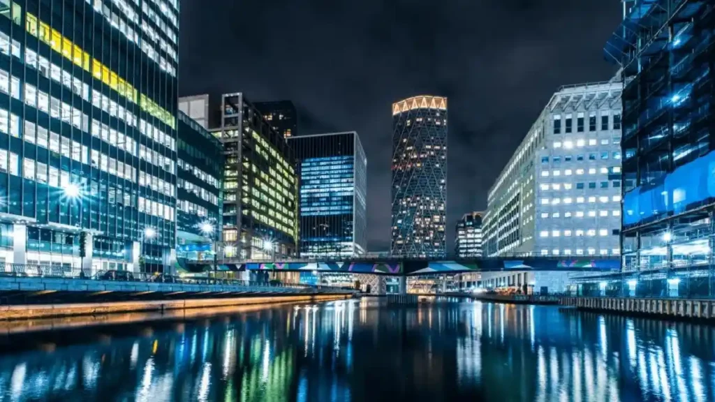 How Much Deposit Do You Need to Buy a Flat in London in 2025